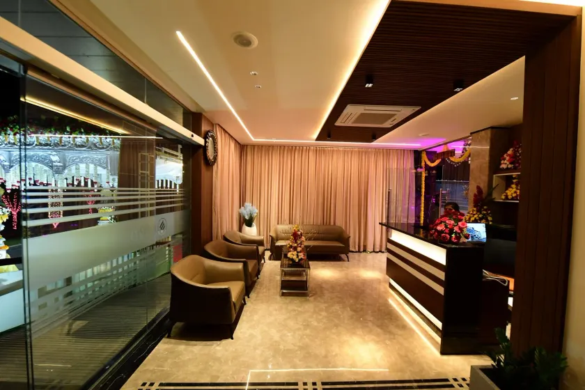 M Pro Palace - Image 1