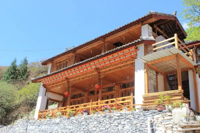 Tibet Guest House Tiger Leaping Gorge - Image 1
