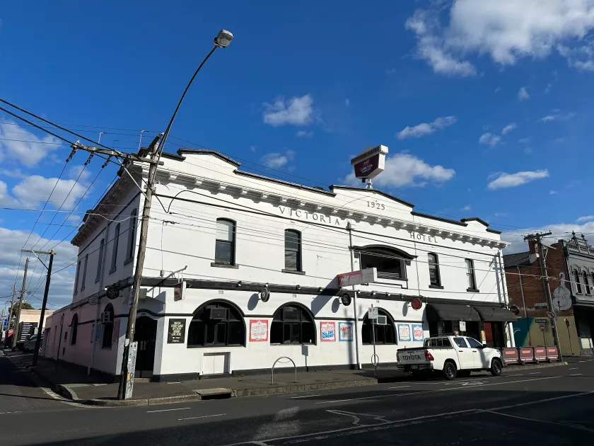 Victoria Hotel Backpackers - Image 1