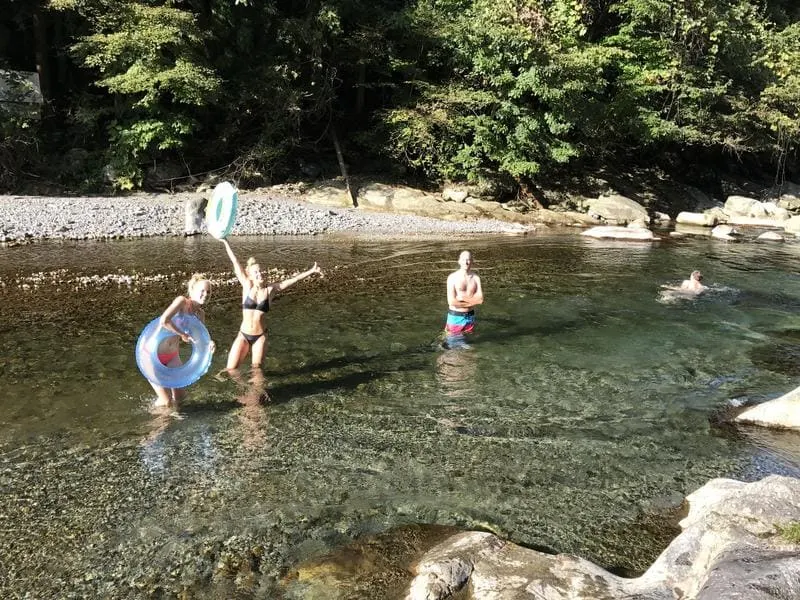 Earth Hostel Nikko Riverhouse - Image 1