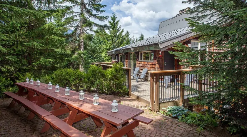Whistler Lodge Hostel - Image 1