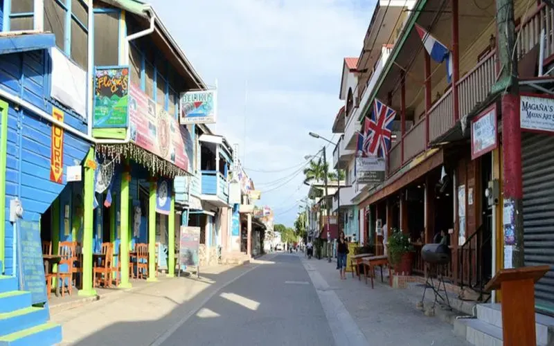 D's Hostel - Image 1