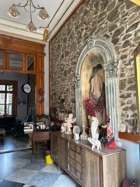 Laguna House - Image 1