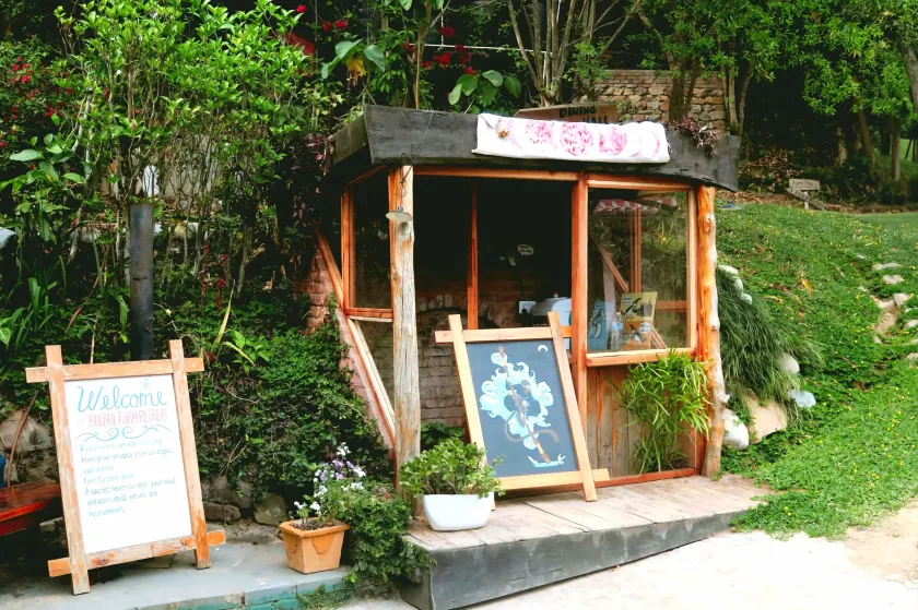 Bulbul Backpackers Farm Hostel - Image 1