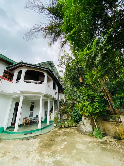 V6 Holiday Bungalow - Image 1