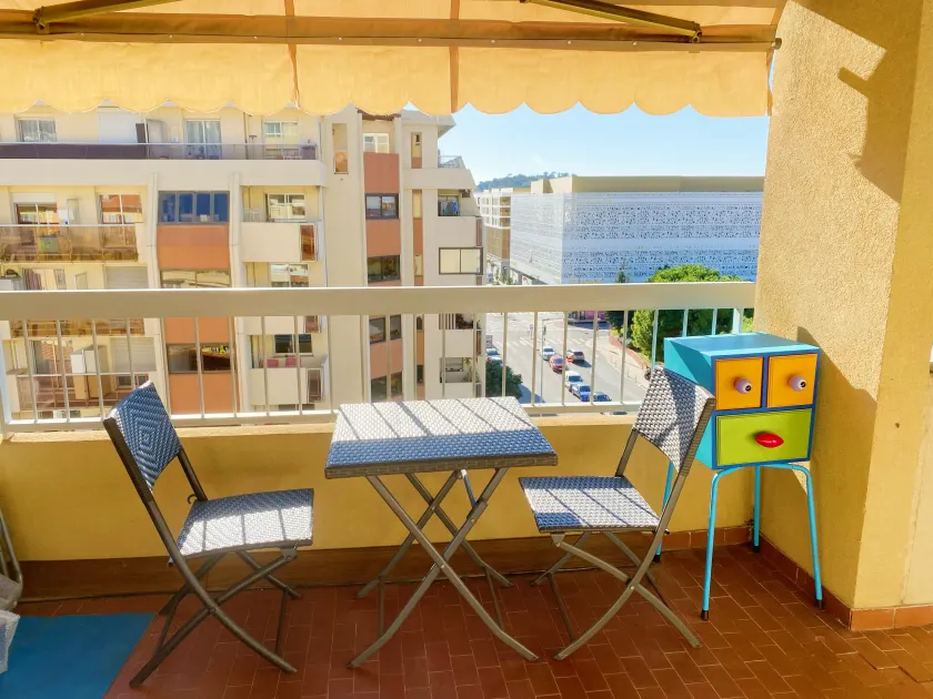 Budget-Friendly Bunk/Shared Room - Image 1
