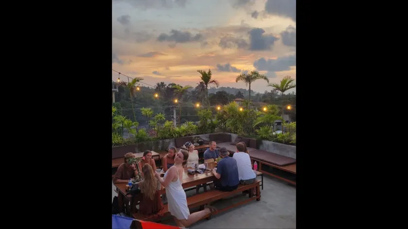 Yasis Surf Lodge - Image 1