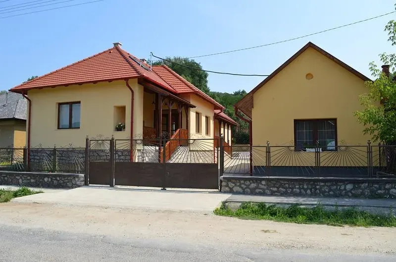 John Guest House - Image 1