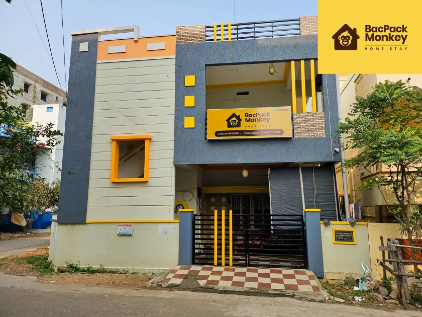 BacPack Monkey Home Stay - Image 1