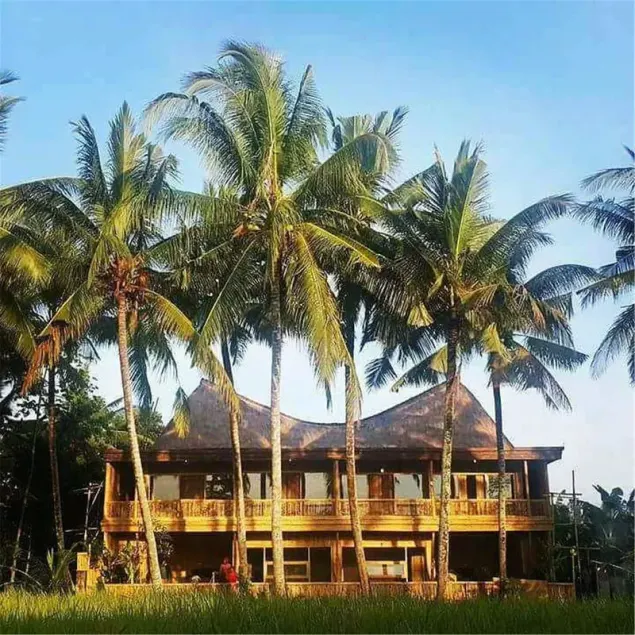 Luxury Bamboo Hostel - Image 1