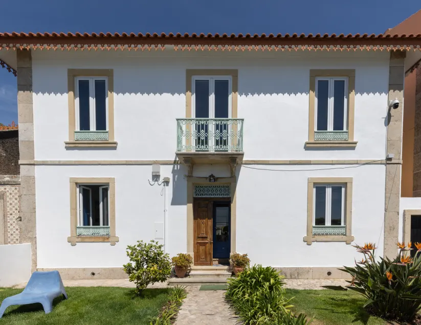 Surf Lisbon - House & School - Image 1