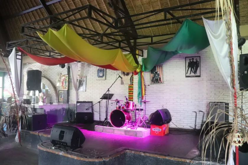 Paca's Reggae Bar & Hostel - Image 1