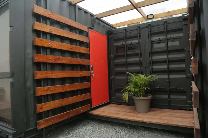 Nomada Guesthouse - Image 1