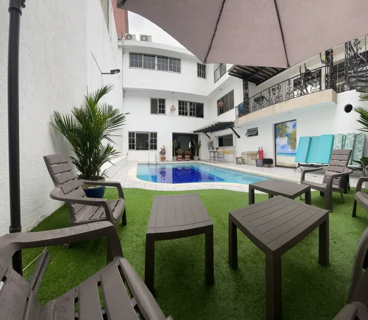 The View Hostel and Lounge - Image 1