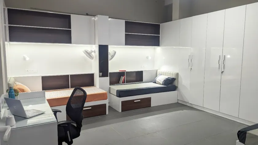 Commune Pods City Centre - Image 1