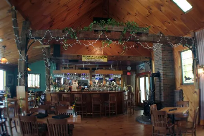 Three Stallion Inn - Image 1