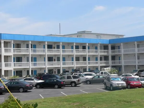 Whaler Inn Beach Club - Image 1