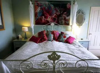 Chalice Hill Apartment - Image 1