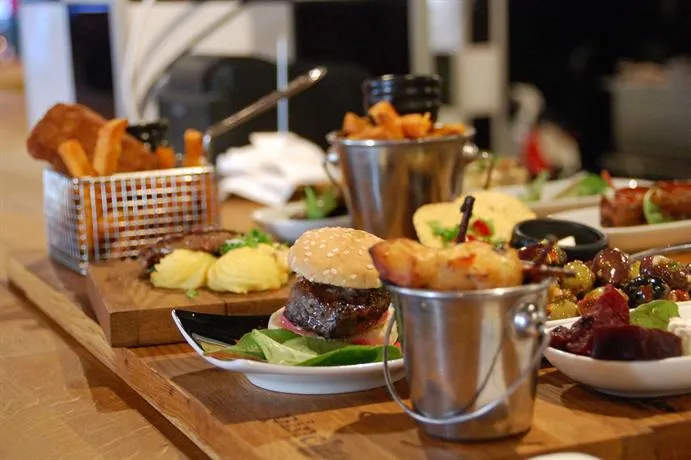 Sure Hotel by Best Western Savoy Karlstad - Image 1