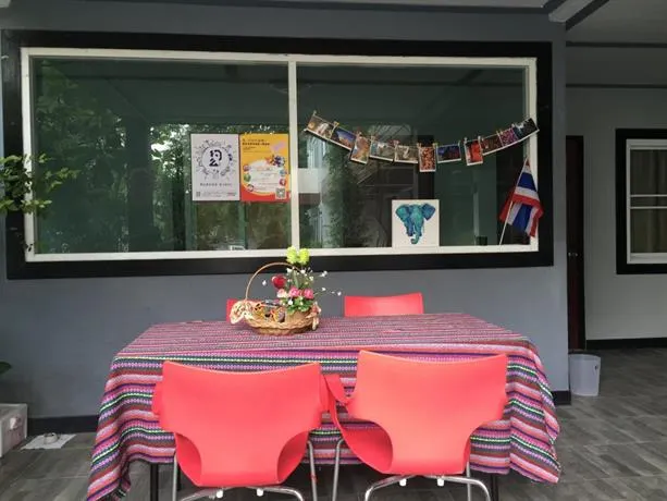Sunflower Hostel - Image 1