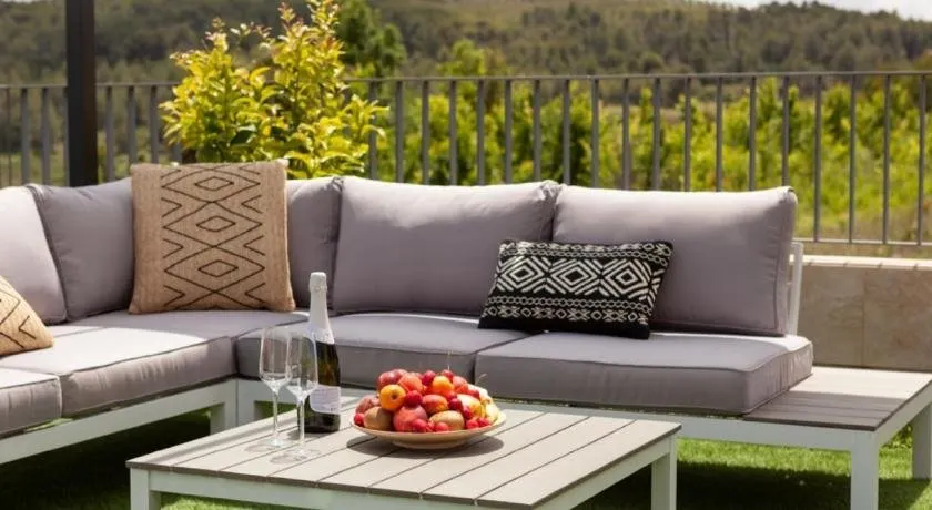 House with swimming pool in Penedes area - Image 1