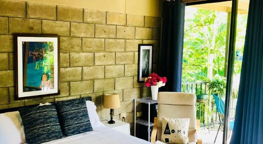 Deluxe Cabin - AC TV Netflix Cable Wifi Kitchen Laundry Balcony - Image 1