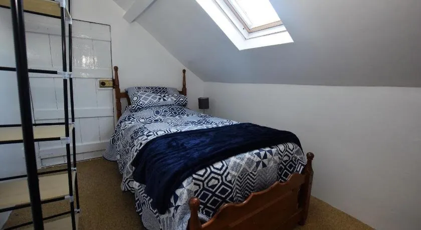 Cotter House - Image 1