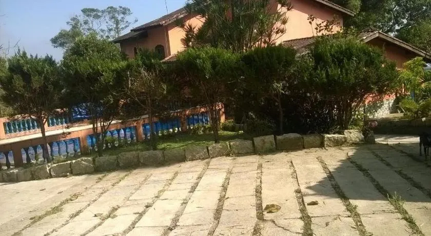 Chacara com piscina aquecida 1 hora de SP Mogi das Cruzes,ate 30 pessoas - Image 1