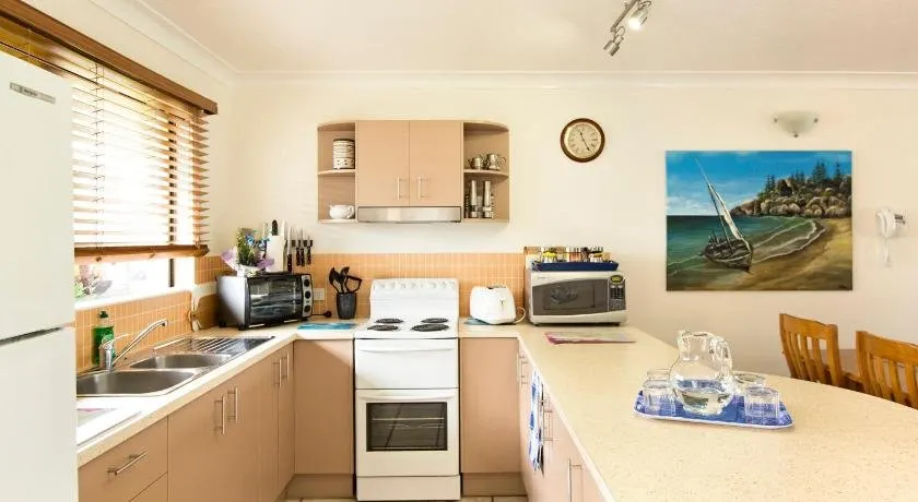 Marcol Place Holiday Apartments - Image 1