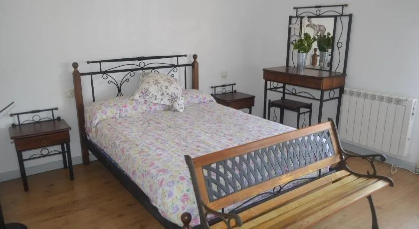 Apartamento enorme precioso en la mejor zona de Candas - Image 1