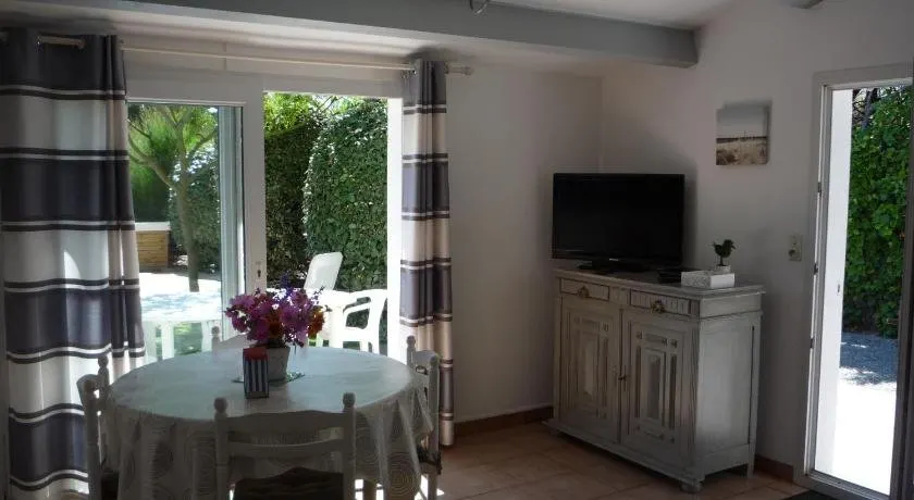 Maisonnette derriere la dune - Image 1