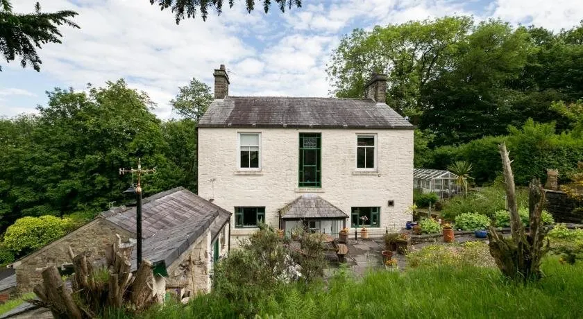 Victorian Cottage Sleeps 8 - Dog friendly - Image 1