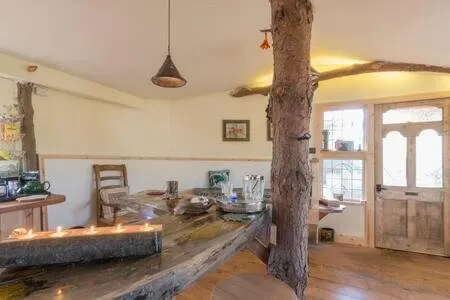 Magical luxury Treehouse for Two - Image 1