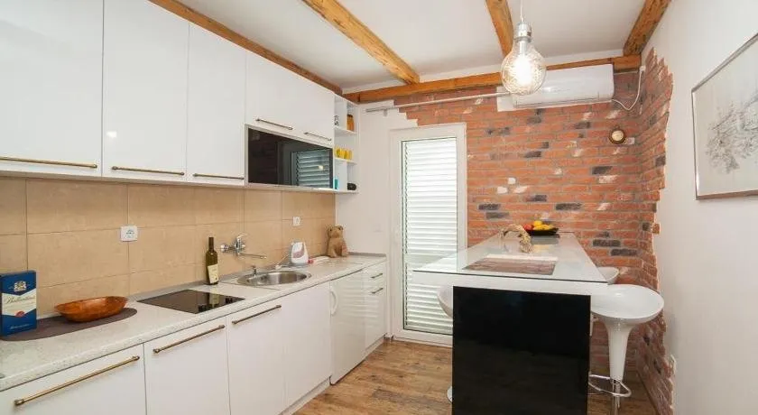 Apartment Riva - Image 1