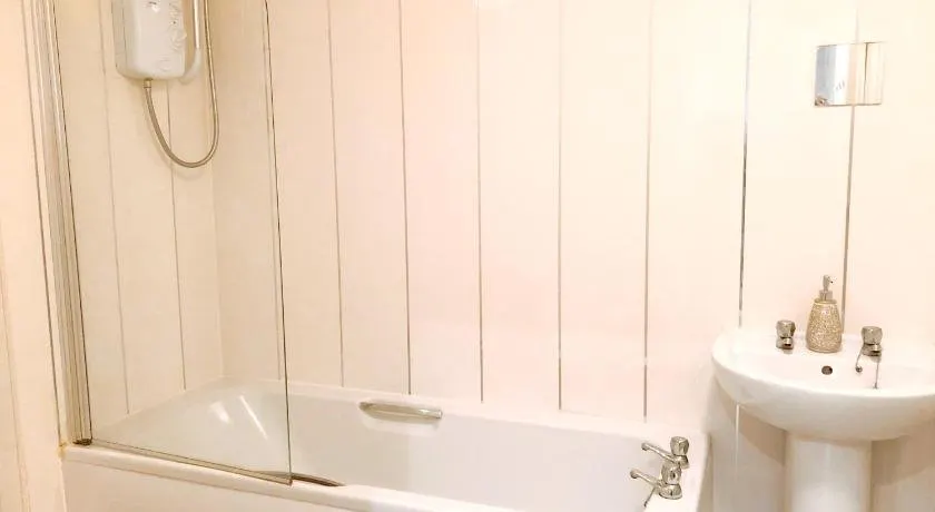 Albert Road Apartment - Image 1