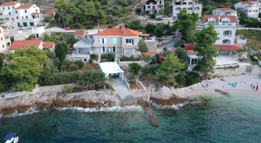 Beach App Viktor - Image 1