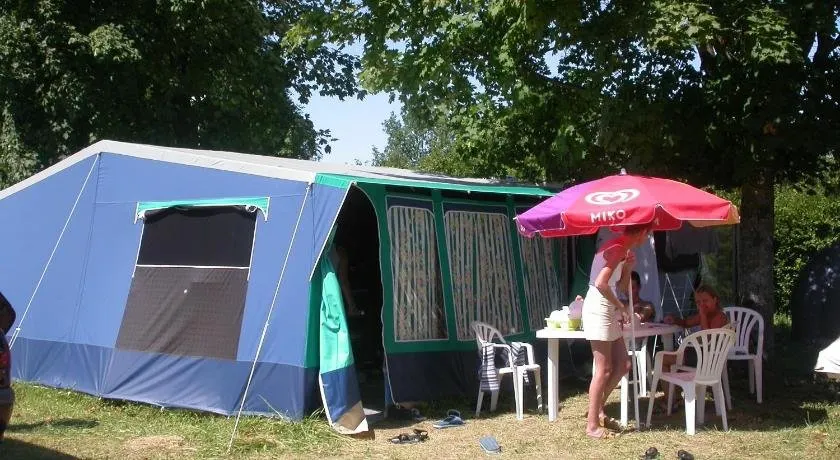 Camping Les Champs Fleuris - Image 1