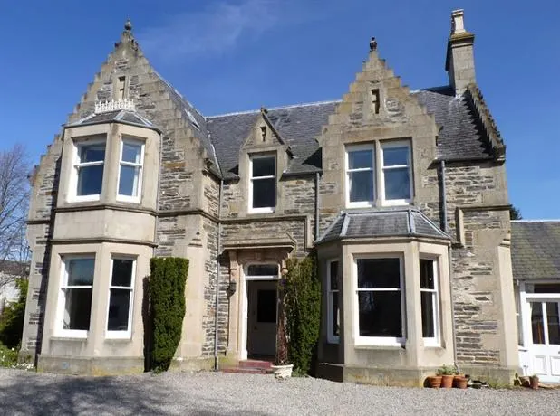 The Pines House - Image 1