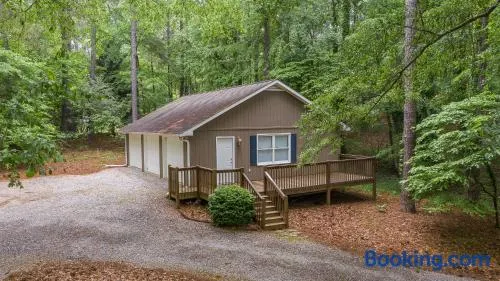 Relax at Birch Meadow on Lake Oconee - Image 1