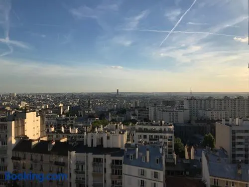 Studio dernier etage last Floor vue view Paris parking garage - Image 1