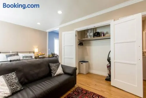 Urban Refuge - Full Kitchen/Washer/Dryer Inside - Image 1