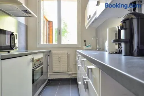 Design flat with private garden close to the Palace of Versailles Welkeys - Image 1
