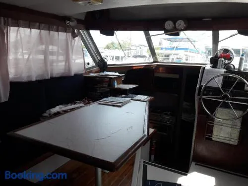 Gladys - Waterfront Bayliner 32 - Image 1
