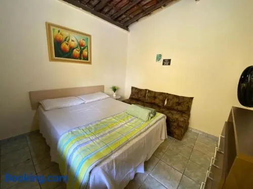 Casinha amarela em Betim - Image 1