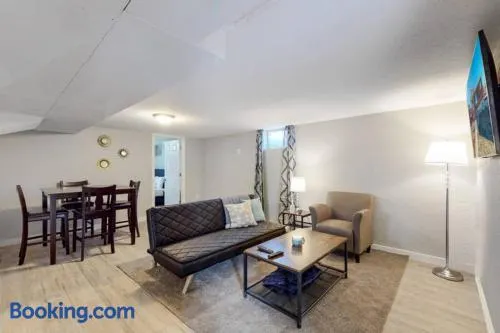 Adventure awaits! 2 bedroom lower unit with 2 kings - Image 1