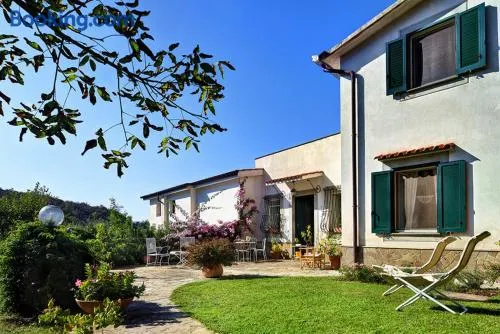 Sorrento Hills Comfort Villa - Image 1