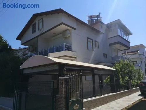 DOKTORDAN IZMIR GUMULDUR OZDEREDE DENIZ VE ORMAN MANZARALI VILLA(3+1) VE MALIKANE(5+1) - Image 1