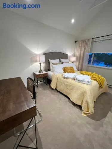 High end house in heart of Kitsilano - Image 1