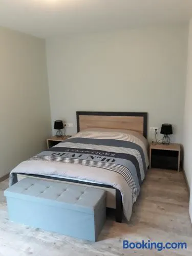 Maison entièrement rénovée à 5 km des plages - Image 1