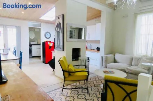 Charlies Cottage in Cape Town - Image 1